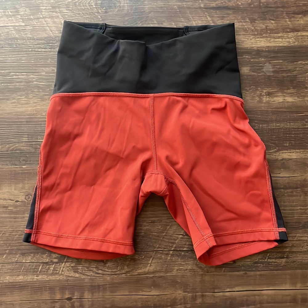 Lululemon train times shorts
